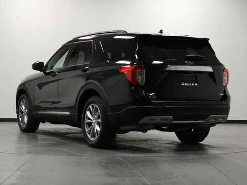 Used 2020 Ford Explorer XLT w/ Equipment Group 202A AWD/4WD image 6