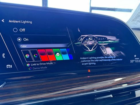 Used 2021 Cadillac Escalade Premium Luxury image 39