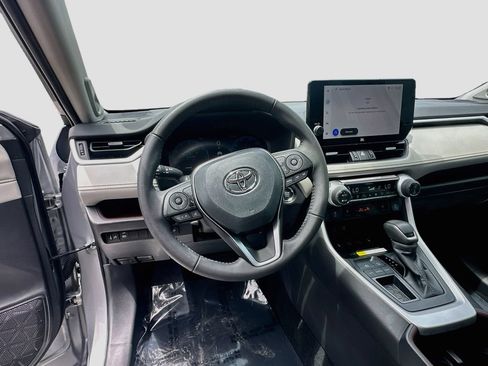 Used 2025 Toyota RAV4 Limited FWD image 11