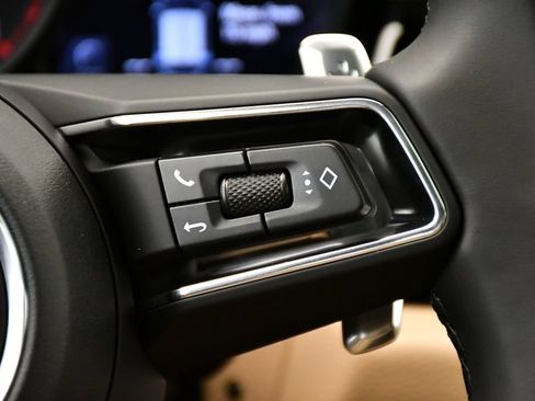 Certified 2026 Porsche Macan AWD/4WD image 28