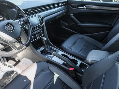 Used 2021 Volkswagen Passat 2.0T R-Line image 18