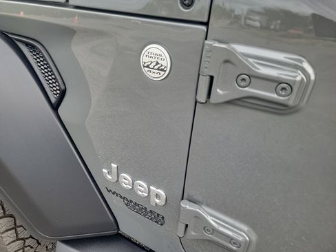 Used 2020 Jeep Wrangler Unlimited Sport S image 11