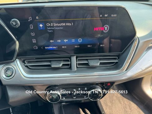 Used 2024 Chevrolet Trax ACTIV w/ Sunroof Package image 34