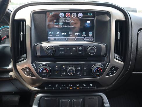 Used 2018 GMC Sierra 2500 Denali w/ Duramax Plus Package AWD/4WD image 11