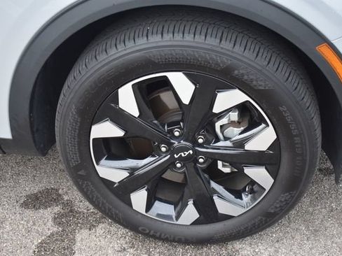Used 2024 Ford Escape SE FWD image 27