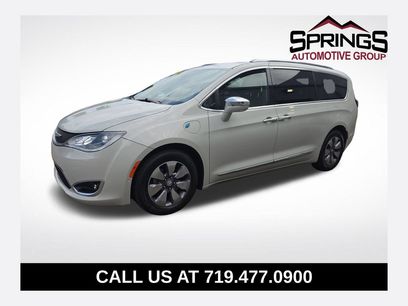 Used 2020 Chrysler Pacifica Limited w/ Advanced Safetytec Group