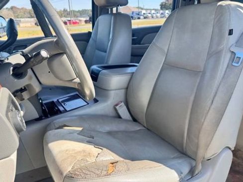 Used 2013 Chevrolet Suburban LTZ image 28