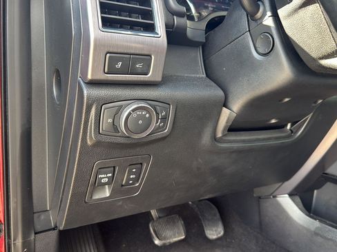 Used 2019 Ford Expedition Platinum RWD image 20