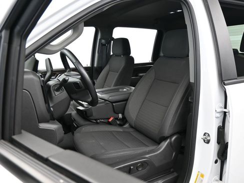 Used 2025 Chevrolet Silverado 2500 LT w/ Convenience Package image 10