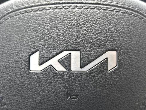 Used 2025 Kia Telluride EX w/ EX Captain's Chair Package FWD image 29