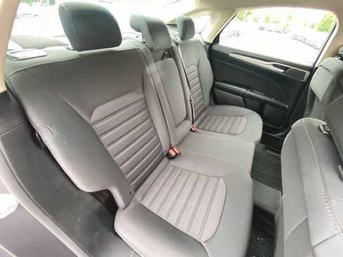 Used 2020 Ford Fusion SE AWD/4WD image 26