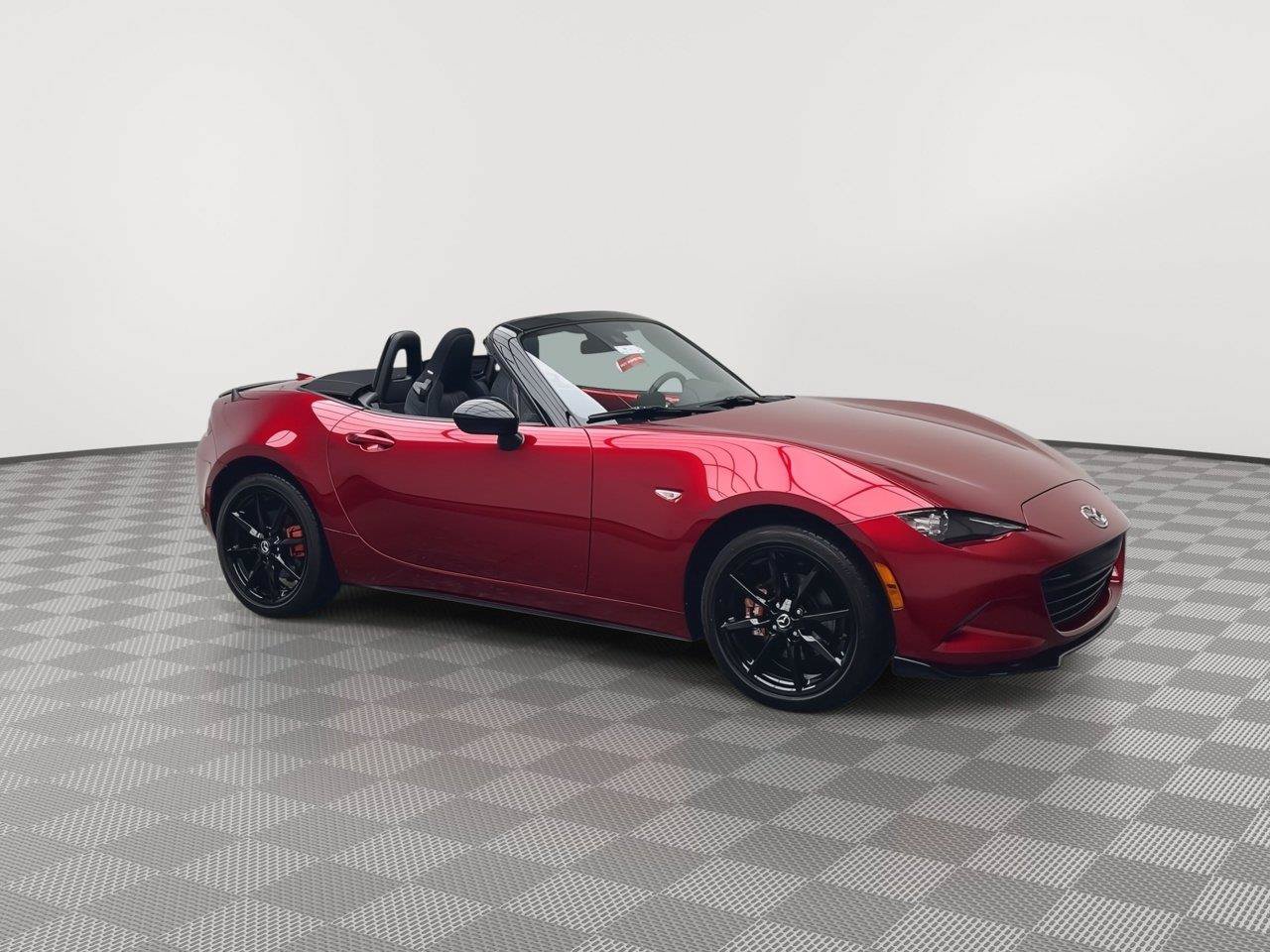 Used 2021 MAZDA MX-5 Miata Club RWD image 34