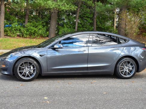 Used 2022 Tesla Model 3 Long Range AWD/4WD image 3