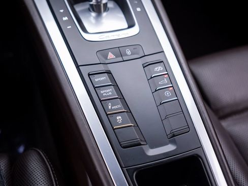 Used 2015 Porsche 911 Carrera 4S AWD/4WD image 31