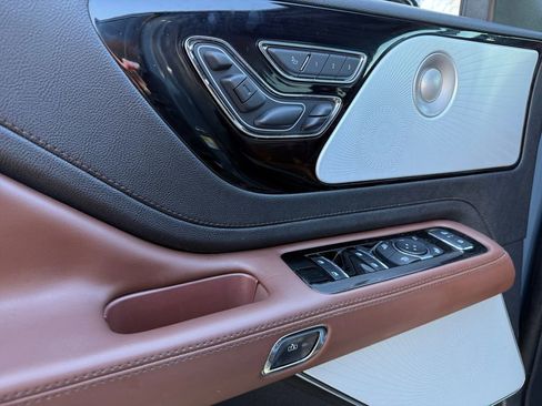 Used 2025 Lincoln Aviator Reserve w/ Equipment Group 201A image 16