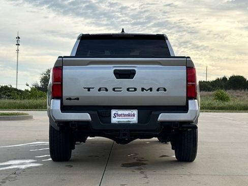 Used 2024 Toyota Tacoma SR5 AWD/4WD image 8