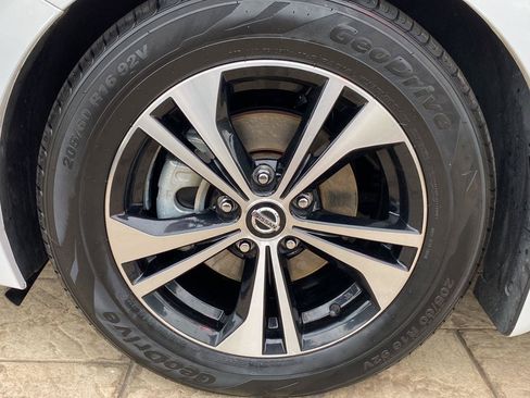 Used 2022 Nissan Sentra SV FWD image 14