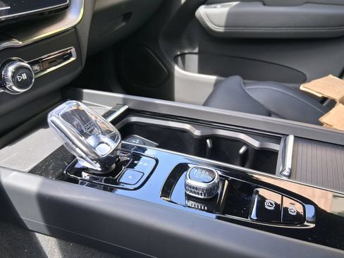 New 2026 Volvo XC60 T8 Ultra w/ Protection Package Premier AWD/4WD image 10