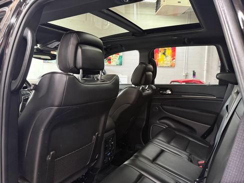 Used 2020 Jeep Grand Cherokee High Altitude AWD/4WD image 13