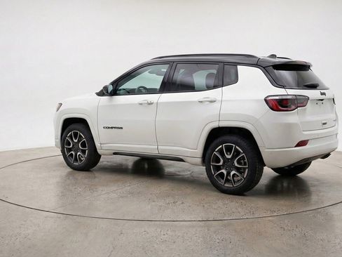 Used 2025 Jeep Compass Trailhawk AWD/4WD image 6
