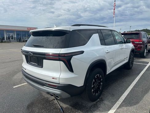 Used 2024 Chevrolet Traverse Z71 w/ Enhanced Driving Package AWD/4WD image 4