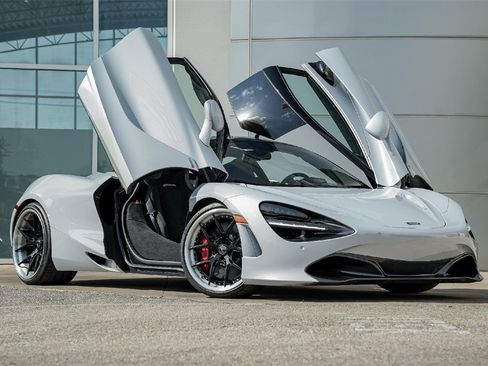 Used 2018 McLaren 720S image 2