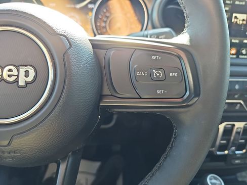Used 2023 Jeep Gladiator Sport AWD/4WD image 21