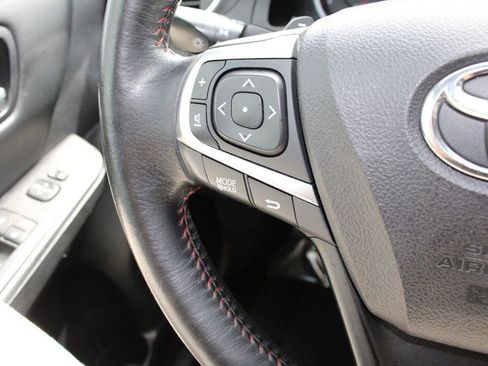 Used 2015 Toyota Camry SE image 29