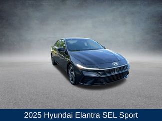 Used 2025 Hyundai Elantra Sport video 3