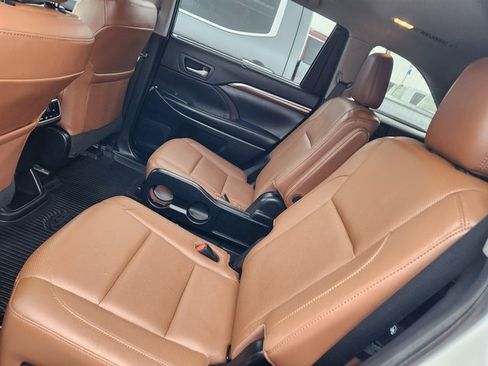 Used 2019 Toyota Highlander Limited image 5