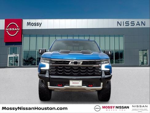 Used 2023 Chevrolet Silverado 1500 ZR2 w/ Technology Package image 2