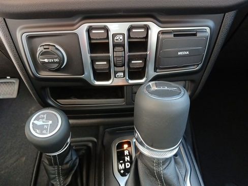 New 2025 Jeep Gladiator Sport S image 38