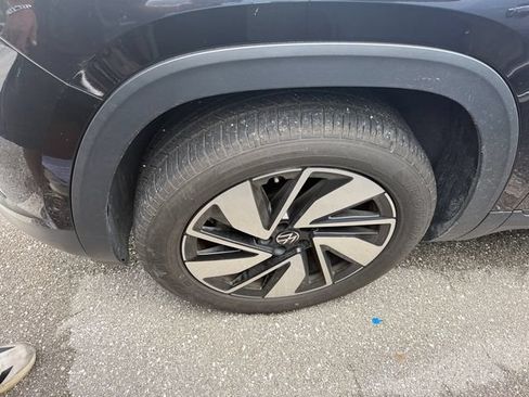 Used 2025 Volkswagen Atlas SE FWD image 5