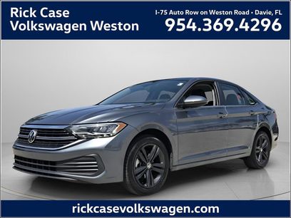 Used 2023 Volkswagen Jetta SE w/ Panoramic Sunroof Package