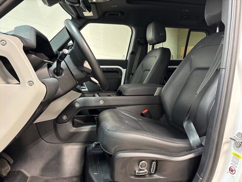 Used 2023 Land Rover Defender 130 S image 23