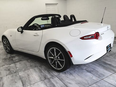 Used 2023 MAZDA MX-5 Miata Grand Touring RWD image 4