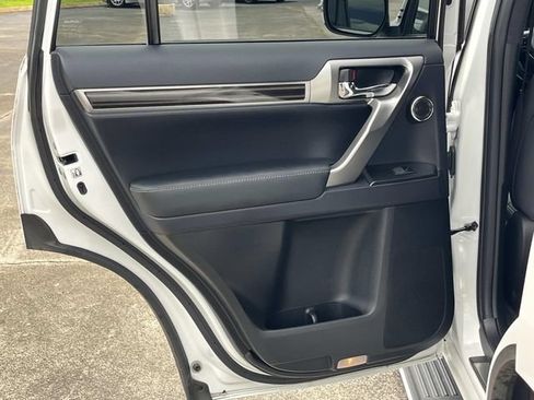 Used 2023 Lexus GX 460 Premium AWD/4WD image 21