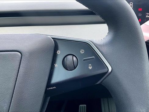Used 2025 Tesla Cybertruck AWD Crew Cab image 19