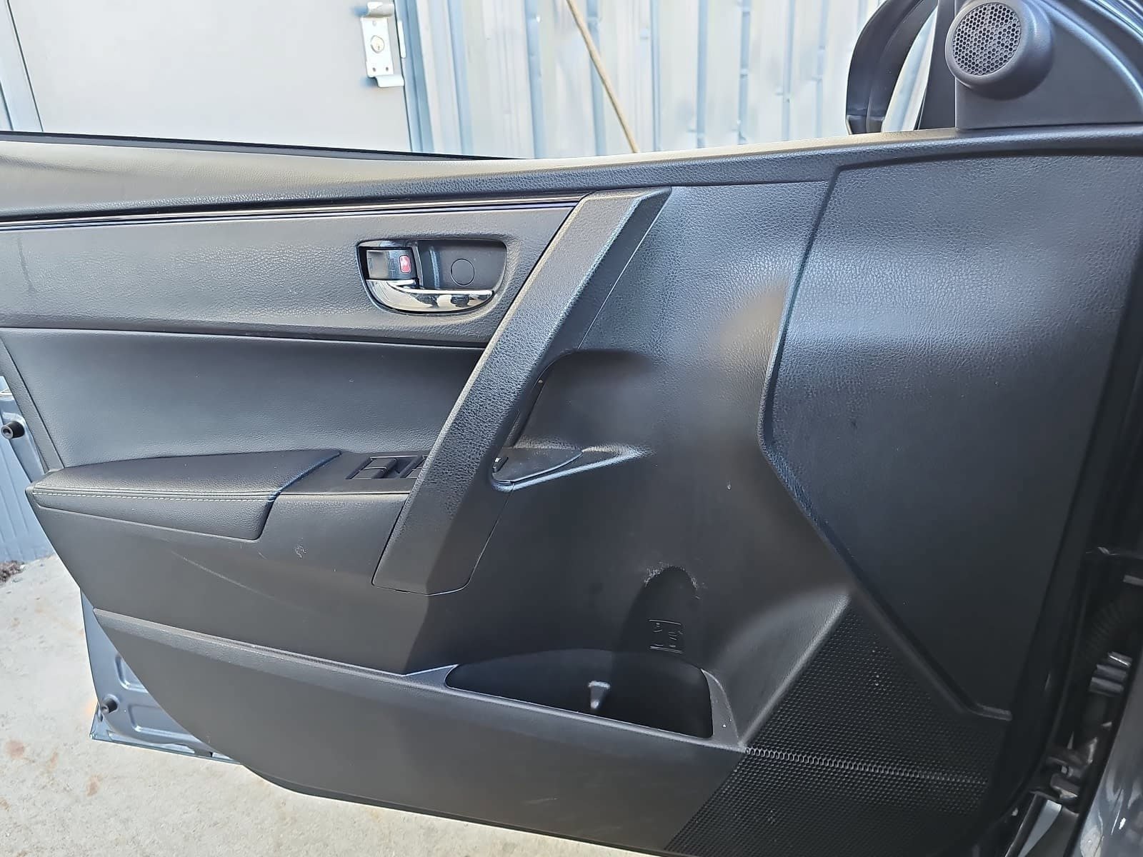 Used 2019 Toyota Corolla SE FWD image 24
