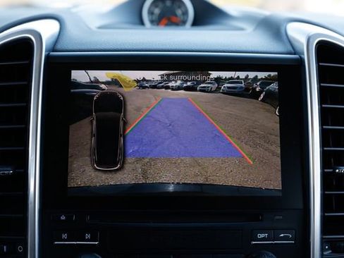 Used 2018 Porsche Cayenne Platinum Edition image 37