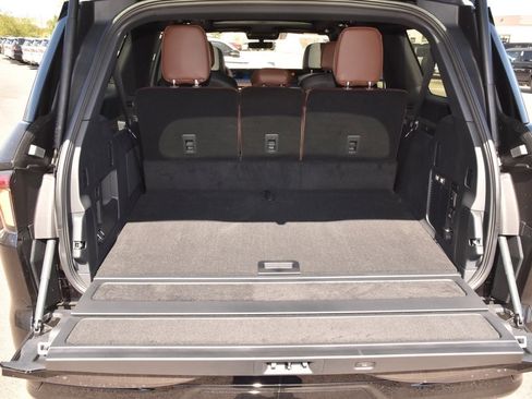 New 2025 Lincoln Navigator L Reserve image 41