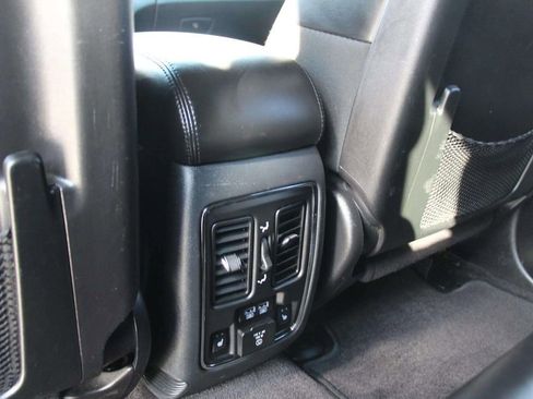 Used 2018 Jeep Grand Cherokee Limited image 25