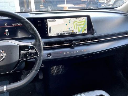 Used 2025 Nissan Ariya FWD image 5