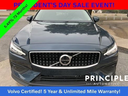 Certified 2025 Volvo V60 B5 Cross Country Plus image 5