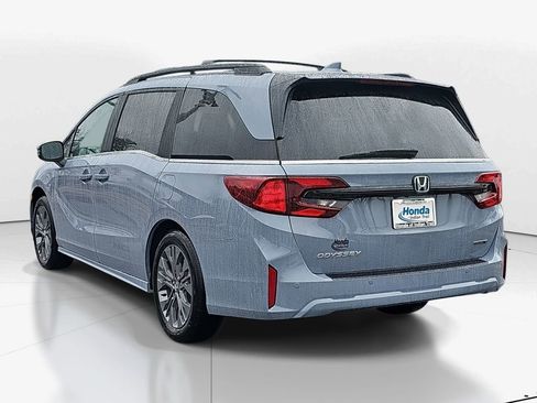 New 2026 Honda Odyssey Touring image 7