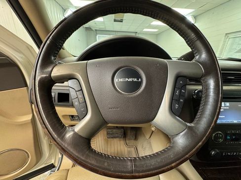 Used 2013 GMC Yukon Denali image 37