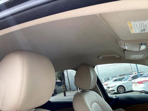 Used 2018 Mercedes-Benz GLC 300 w/ Premium Package image 22