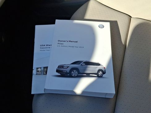 Used 2019 Volkswagen Atlas SE w/ Panoramic Sunroof Package image 26