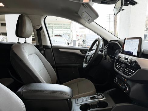 Used 2022 Ford Escape SE w/ Convenience Package FWD image 28