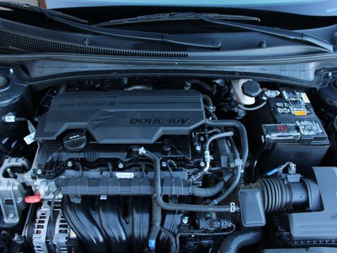 Used 2021 Hyundai Elantra SEL w/ Convenience + Premium Package image 43